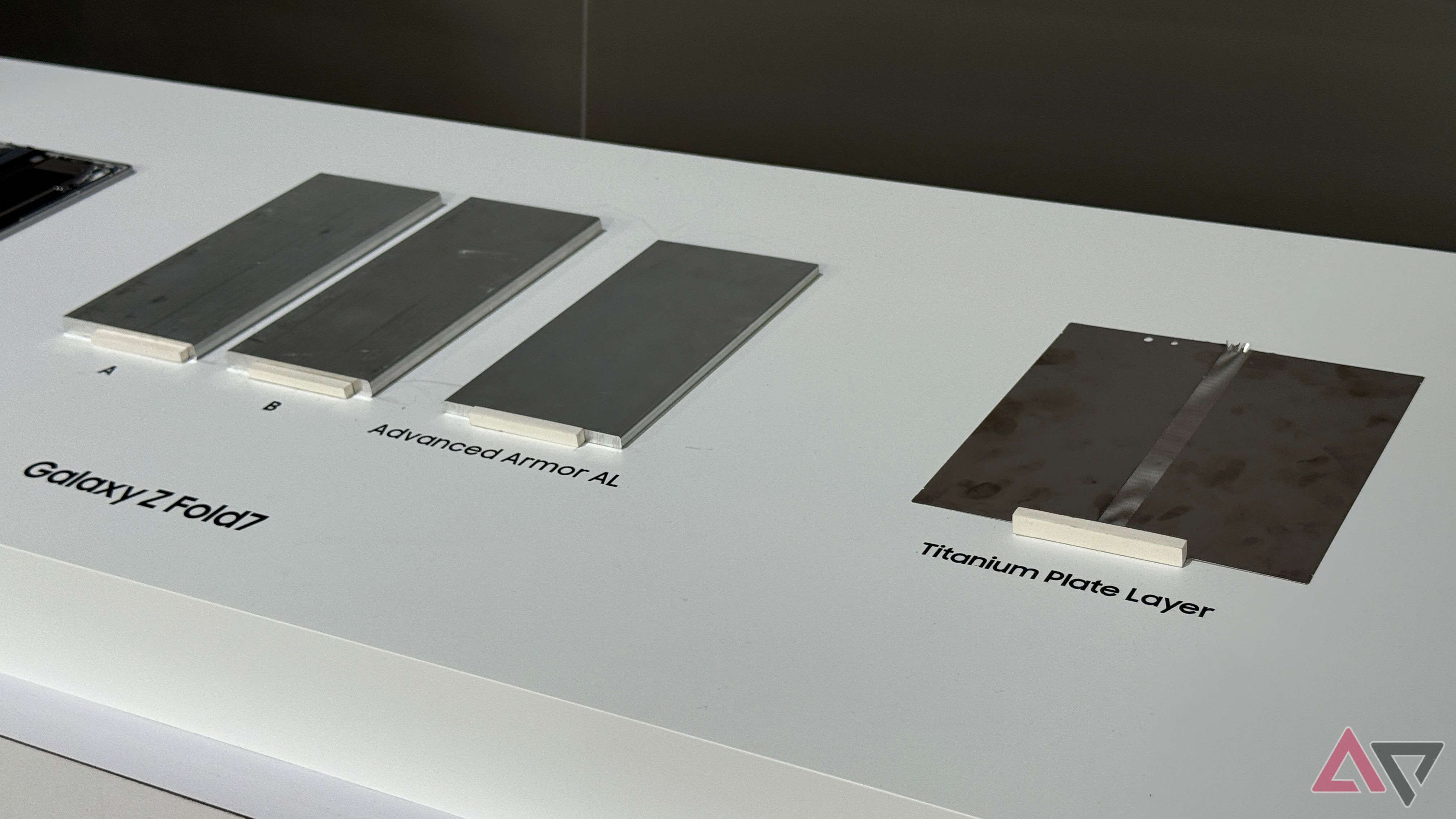 Samsung-Galaxy-Z-Fold-7-internal-construction