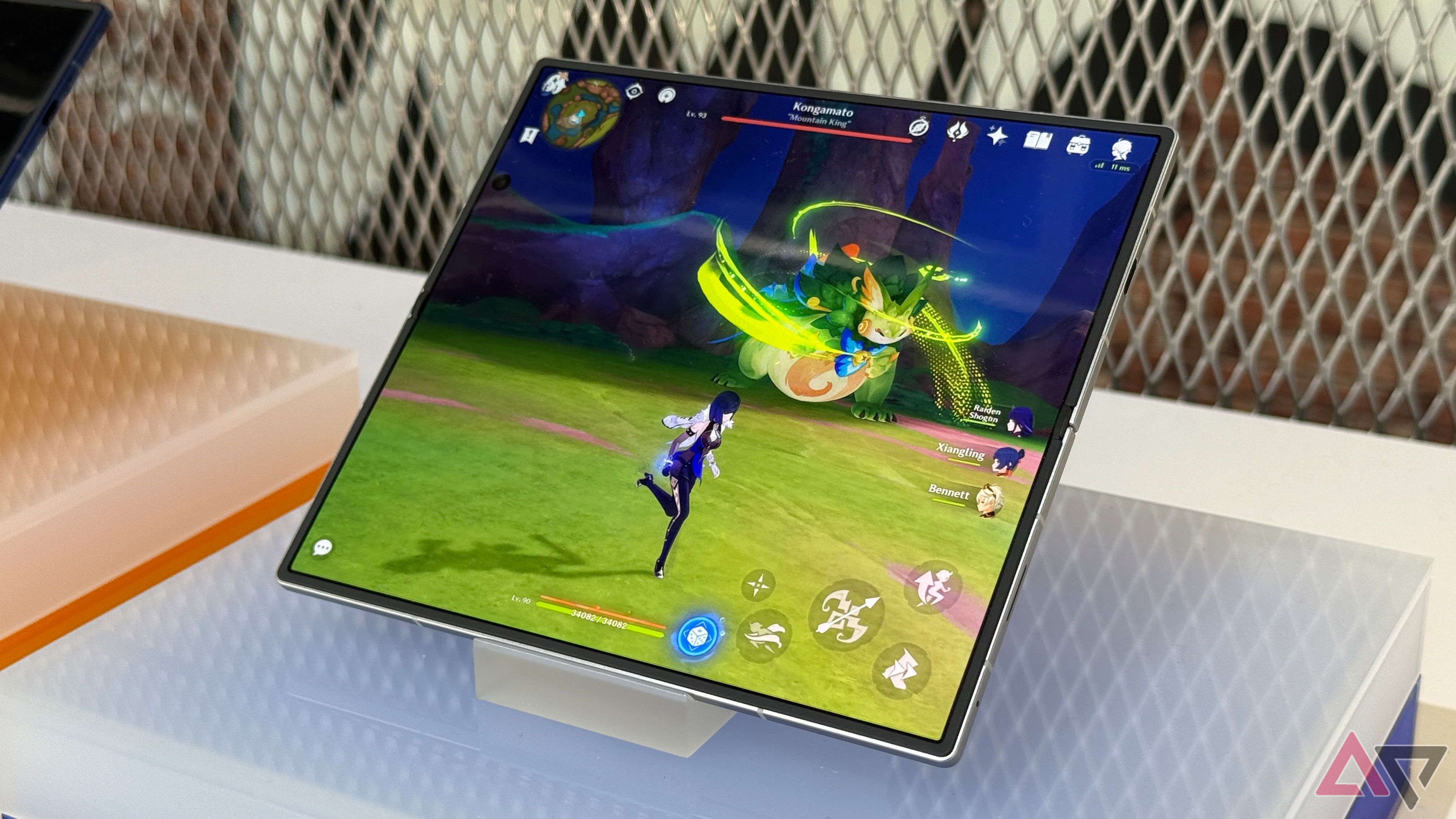 Samsung-Galaxy-Z-Fold-7-Open-Stand