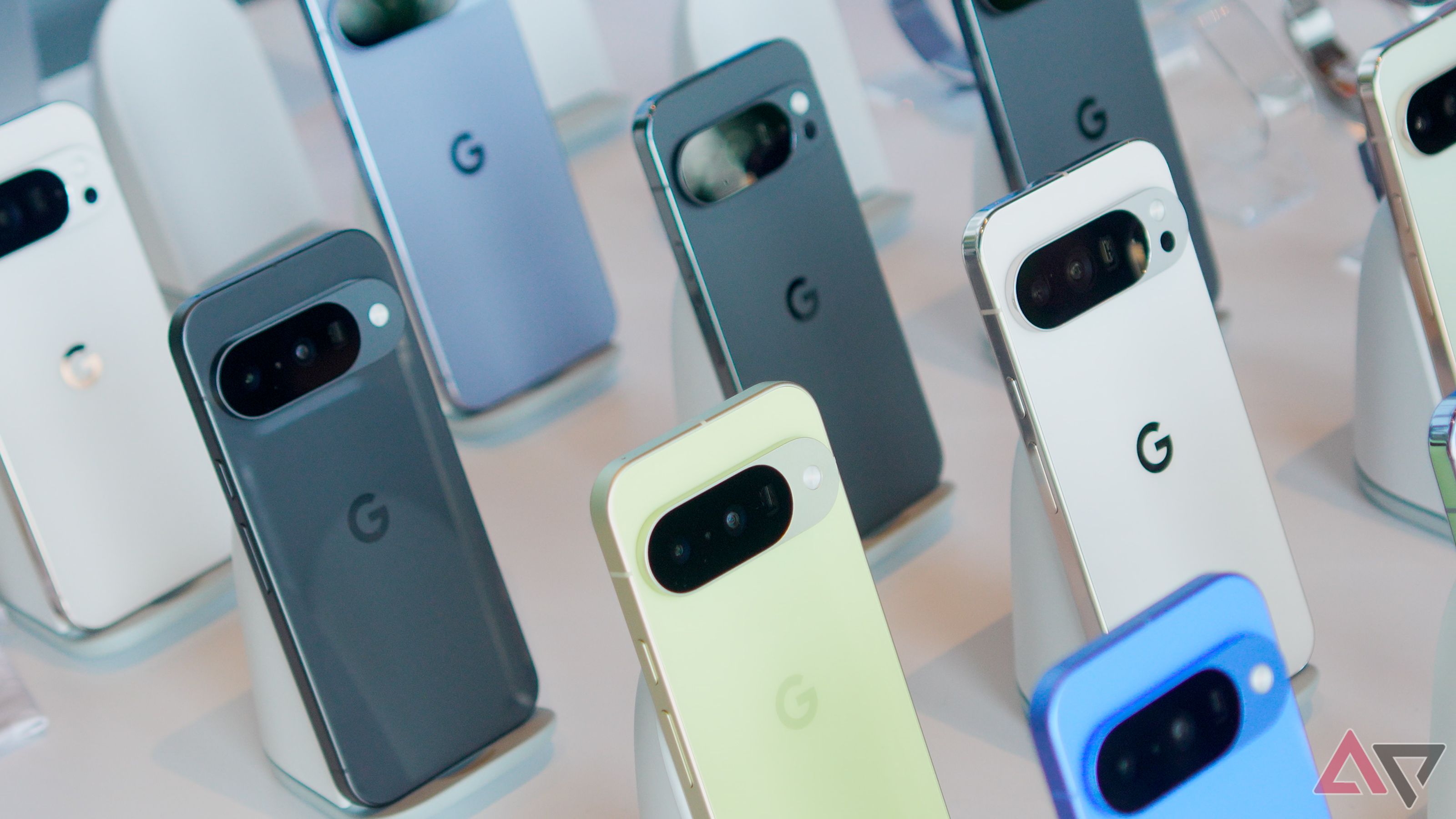 Google Pixel 10 AI remembers everything