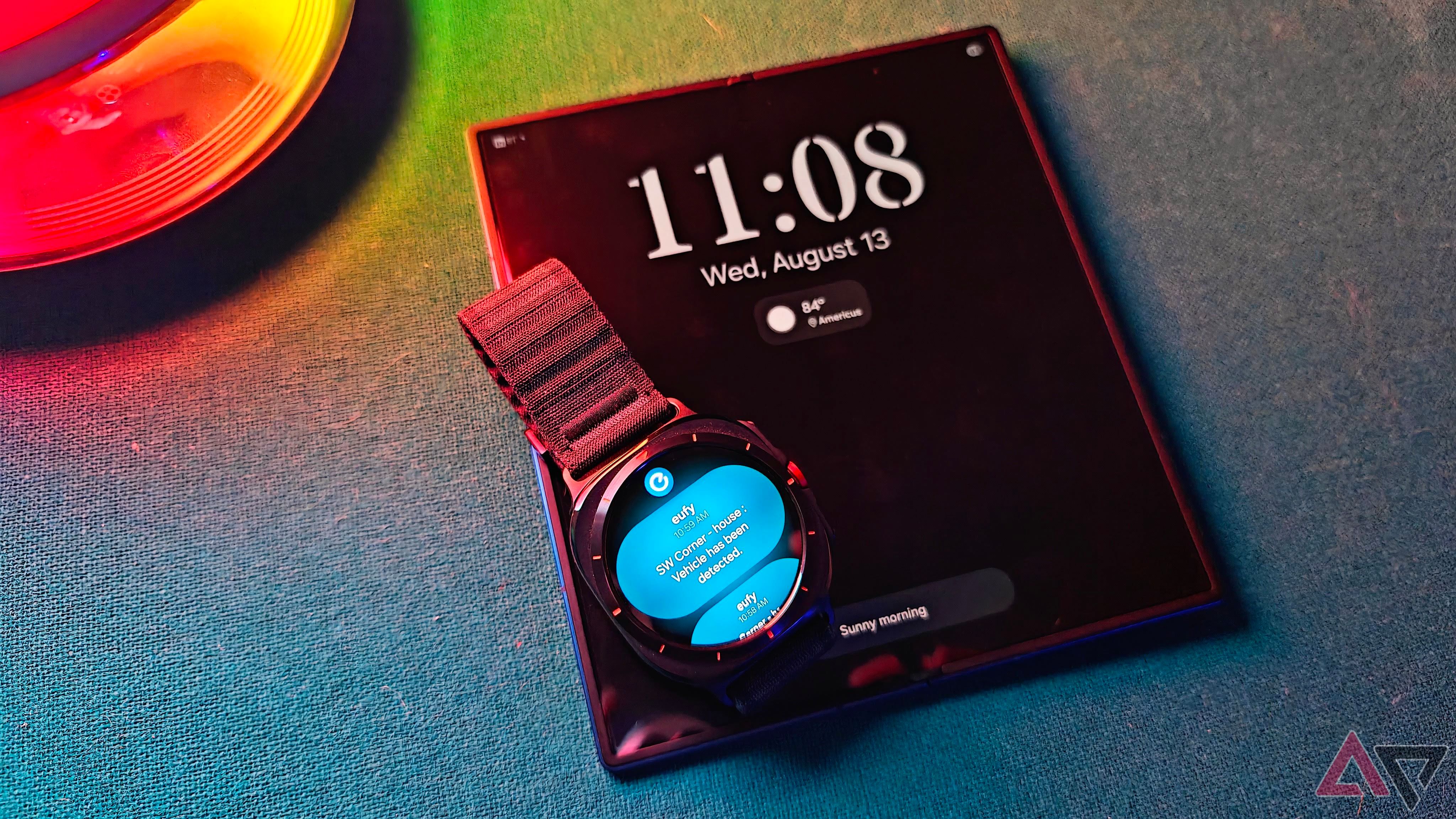 Samsung Galaxy Watch Ultra com notificações aninhadas enquanto você estiver no topo da Galaxy Z, Dobre 7