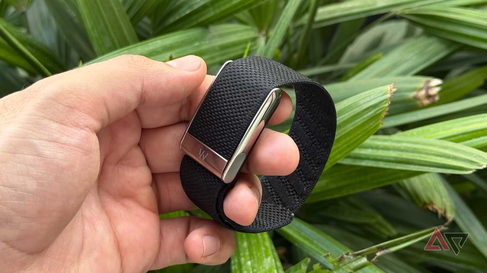 Whoop MG with clasp closed